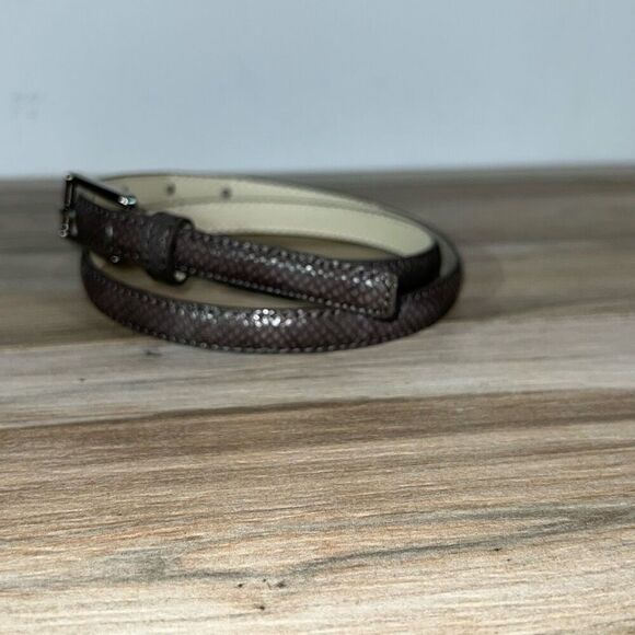 Embossed Snake Skin Skinny Belt Women Large Gray Silver Hardware Classic Workwea - Picture 2 of 6